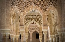 Alhambra complete access with skip-the-line tickets and guided tour in English