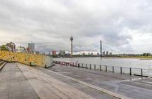 Düsseldorf's top photogenic spots tour with a local guide