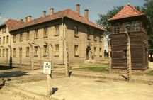 Auschwitz Small Group Tour from Warsaw with Pick-up and Lunch