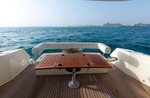 Perfect sightseeing yacht cruise in Dubai