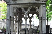 Guided tour of famous graves at Père Lachaise