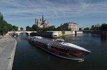 Romantic dinner on the Seine river