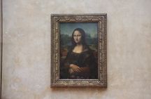 Semi-private Louvre tour with Mona Lisa and Royal Palace