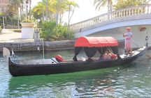 Evening private gondola tour in Saint Martin with dinner