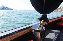 Evening private gondola tour in Saint Martin with dinner