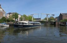 Amsterdam city canal cruise and STRAAT Museum entry ticket