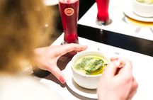 Evening dining tour in Porto with food and drinks