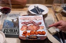 Tapas and sightseeing walking tour in Old Town Barcelona