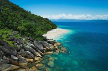 Full-day tour to Fitzroy Island with glass bottom boat and lunch