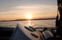 1-hour night boat tour of the island of Ortigia