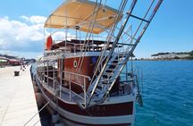 Boat trip in Poreč Riviera with dolphin watching and drink