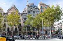 Guided morning private tour of La Pedrera in Barcelona with Casa Batllo ticket