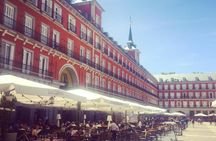 Guided tour to Madrid's photogenic places with a local