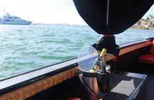 Evening private gondola tour in Saint Martin with dinner