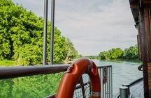 Kupa river cruise in traditional boat