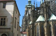 Prague Castle walking tour with bus transfer