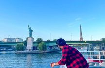 Paris 1-hour Seine river cruise