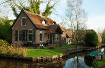 Day Trip to Giethoorn, Authentic Boat Cruise and Walking Tour