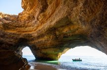 1-hour small group boat tour to caves and beaches from Armação de Pêra