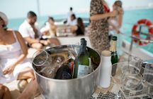 Dubai Marina yacht tour with breakfast and drinks