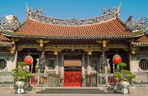 2-hour Longshan Temple walking tour with a private guide
