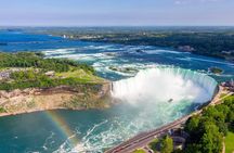 Niagara Falls day tour with boat and lunch from Toronto