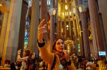 Sagrada Familia skip-the-line ticket and guided tour for a small group