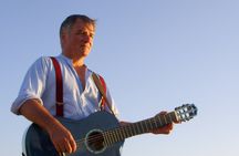 La Spezia sightseeing tour with Italian music