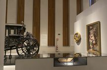 Royal Collections Gallery and Royal Palace Guided Tour in English