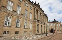 Family-friendly private walking tour in Uppsala