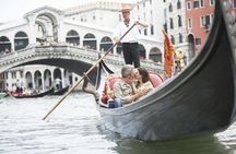 Venice Private Gondola Ride with Personal Photographer