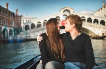 Venice Private Gondola Ride with Personal Photographer