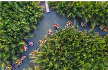 Hoi An Evening Tour on Coconut Basket Boat with Lantern Release