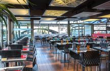 One-hour sightseeing cruise with lunch at Le Bistro Parisien