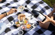 Picnic With a Bottle of Wine in Montalcino With Optional Wine Tour