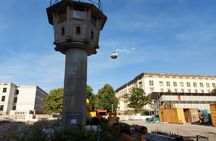 Berlin Wall walking tour from Checkpoint Charlie to Brandenburg Gate