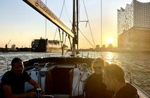 Sailing and Cruising  in the Port of Hamburg
