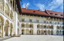 Wawel Castle Interiors and Crown Treasury Private Tour