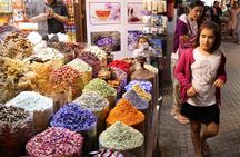 Old Dubai Walking Tour with Water Taxi Ride and Snacks