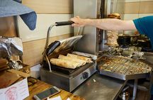 Food and history guided walking tour in East Berlin