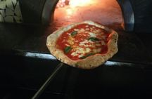 Small-group pizza making experience in Naples