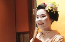 Gion Walking Tour and Dinner with a Maiko in Kyoto