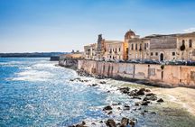 Private 90-minute boat tour, Ortigia Island and its sea caves
