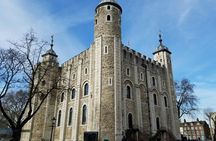 Early access to the Tower of London with Beefeater Opening Ceremony