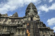 Angkor Wat Sunrise Small Group Tour with Hotel Pickup