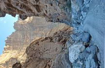 Private day tour to Wadi Nakhar, villages and oasis