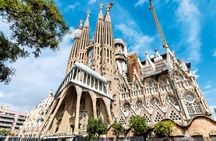 Best of Gaudí private walking tour in Barcelona with a local guide