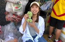 Private Thai floral artisan tour with market and temple visit