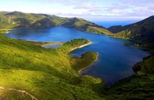 Full-day watching tour with lunch and hot springs at the Lagoa do Fogo