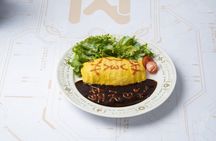 Nagoya Popular Maid Cafe Drawing Omelette Rice Plan